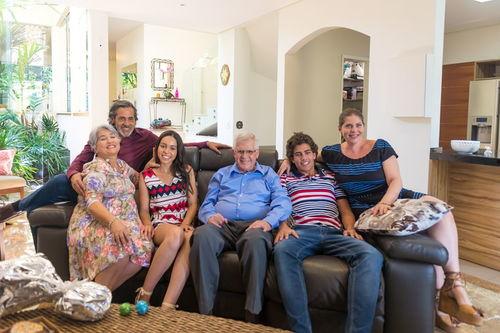 寄宿家庭,温馨融合，共筑成长家园